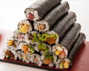 恵方巻きは無言で食べるのが正しい食べ方です