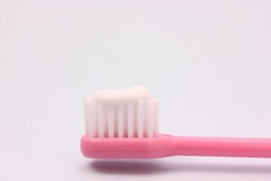 歯磨きで口の中のニンニク成分をきれいに掃除しよう