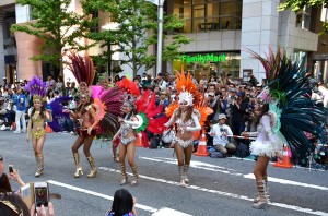 神戸まつりは市民参加型のお祭りで非常に活気があります