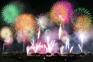 大曲花火の打ち上げ数は約15,000~20,000発